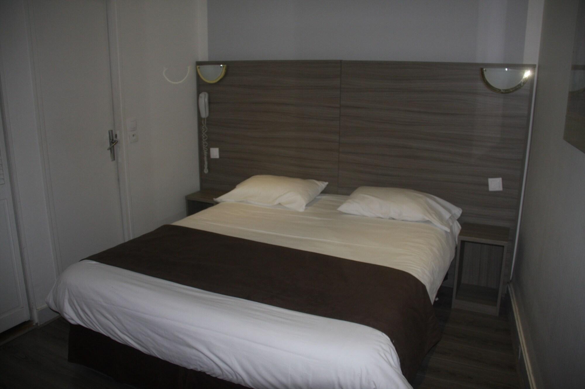 Panam Hotel Paris Gambetta- Place Gambetta-Mairie Du 20 Emme Exterior photo